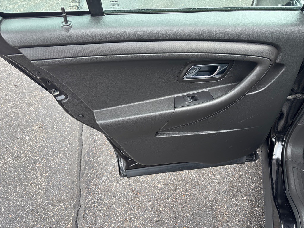 2017 Ford Taurus Image 23