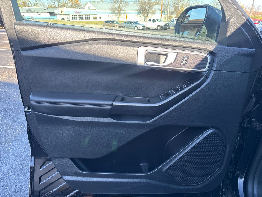 2020 Ford Explorer Image 9