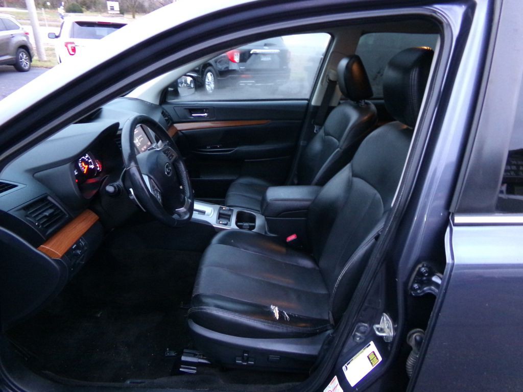2014 Subaru Outback Image 12