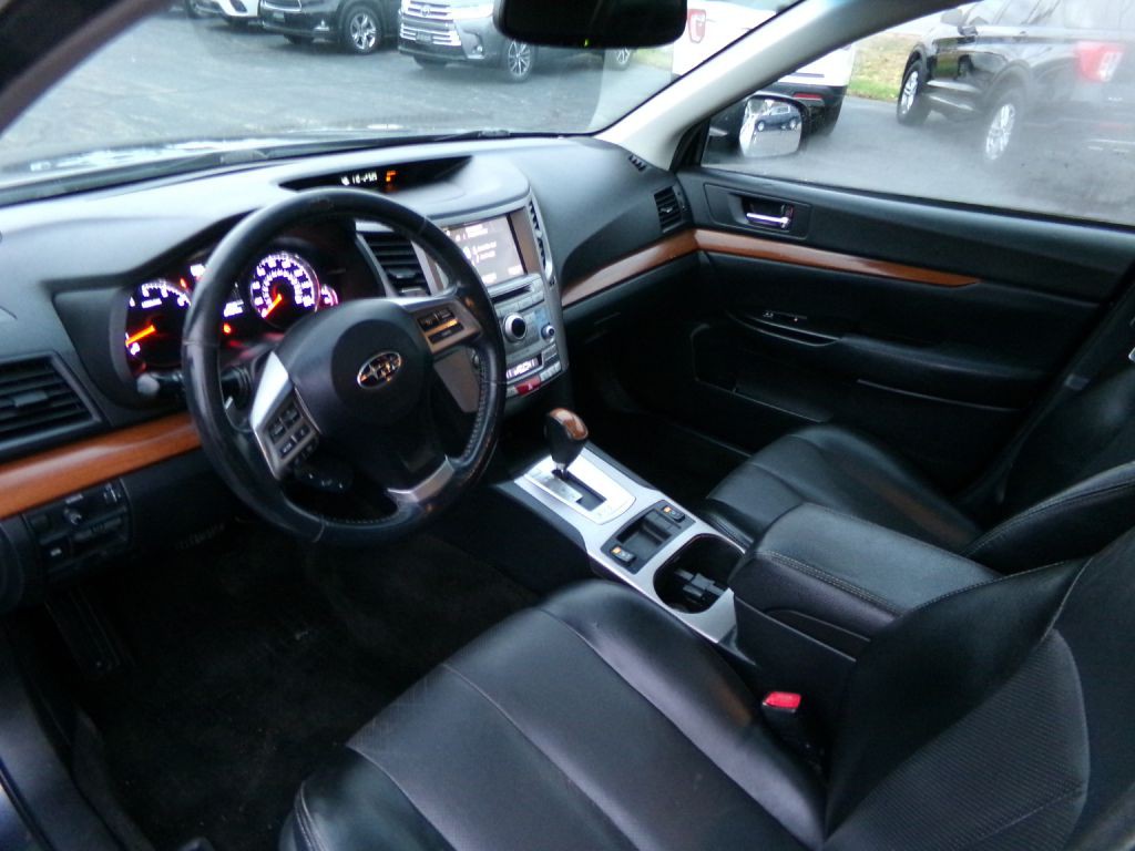 2014 Subaru Outback Image 13