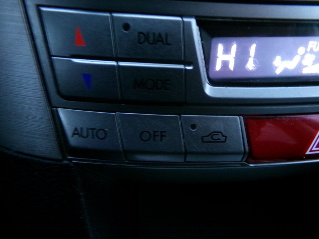 2014 Subaru Outback Image 23