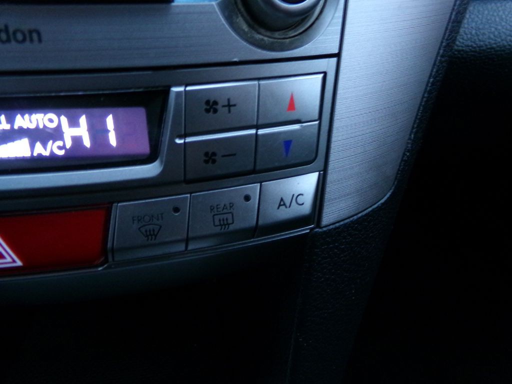 2014 Subaru Outback Image 24