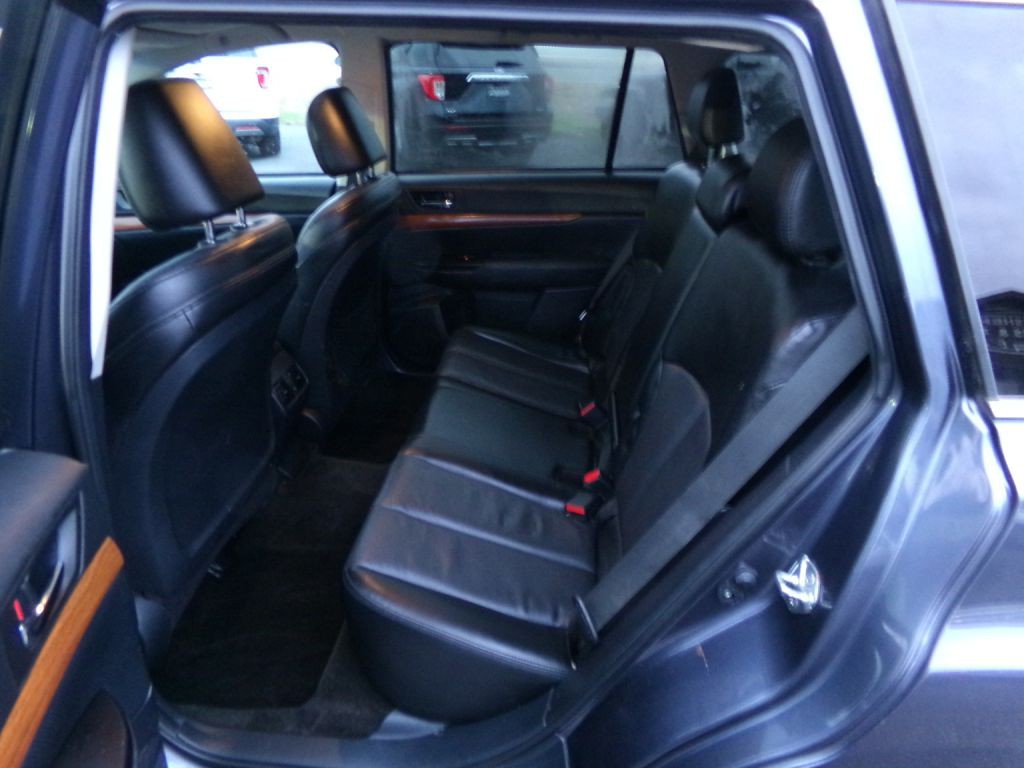 2014 Subaru Outback Image 34
