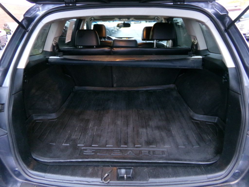 2014 Subaru Outback Image 36