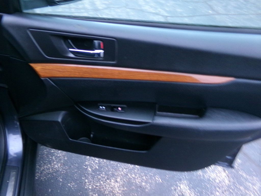 2014 Subaru Outback Image 38