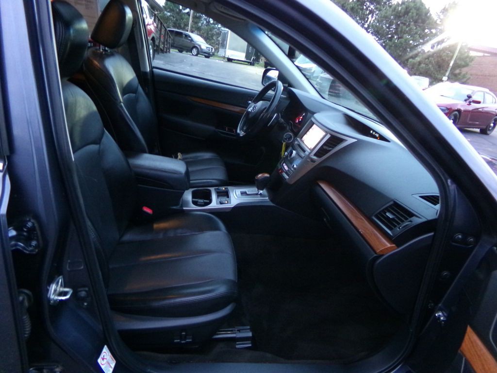 2014 Subaru Outback Image 39