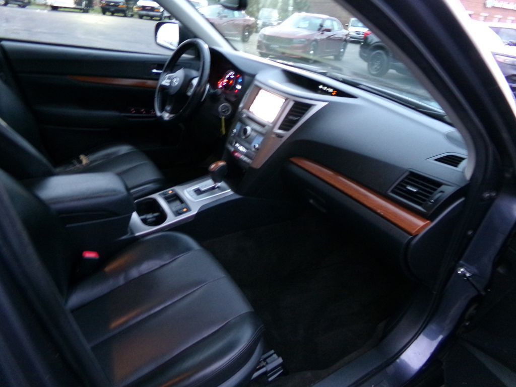 2014 Subaru Outback Image 40