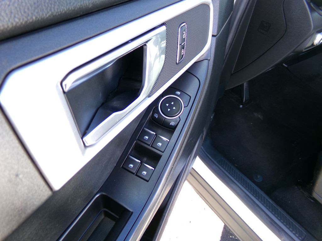 2020 Ford Explorer Image 11