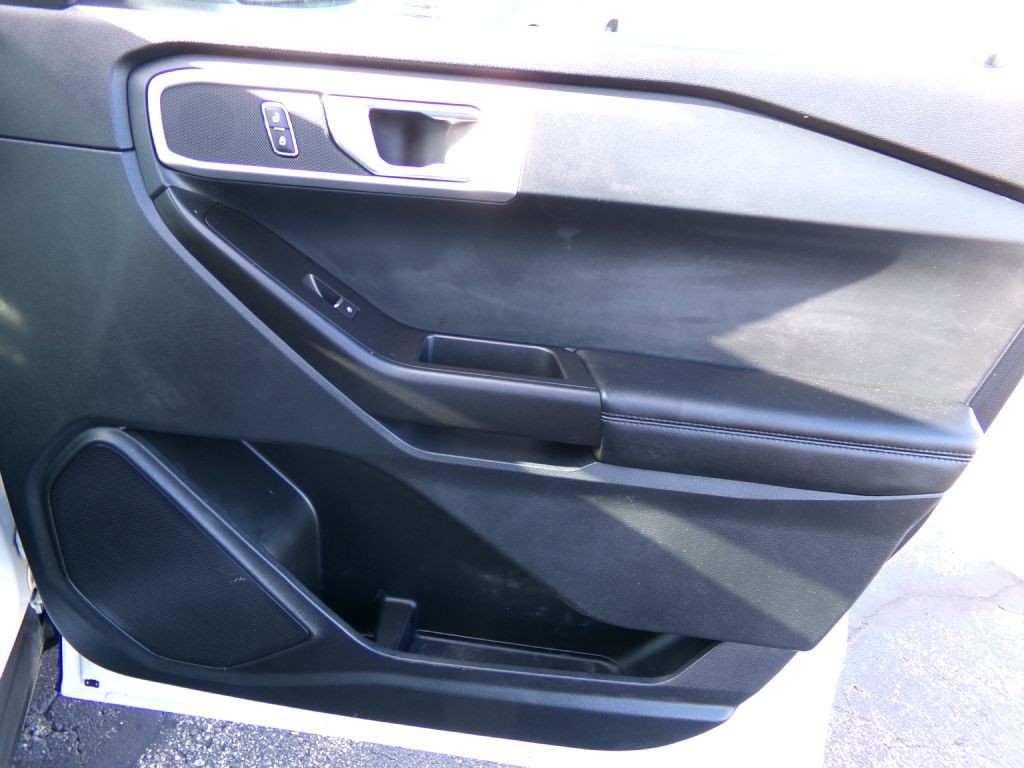 2020 Ford Explorer Image 30