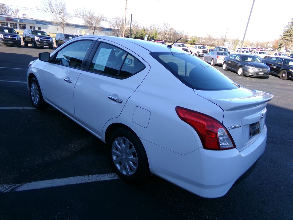 2019 Nissan Versa Image 8