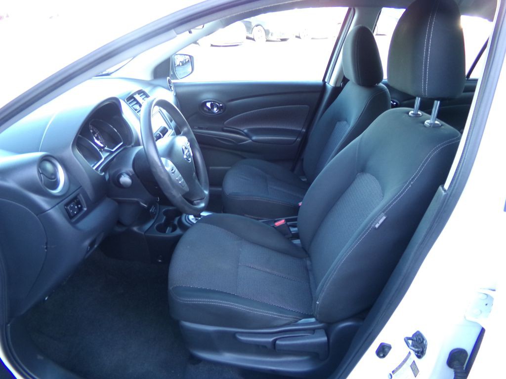 2019 Nissan Versa Image 11