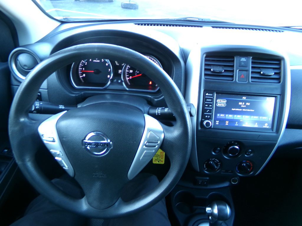 2019 Nissan Versa Image 13