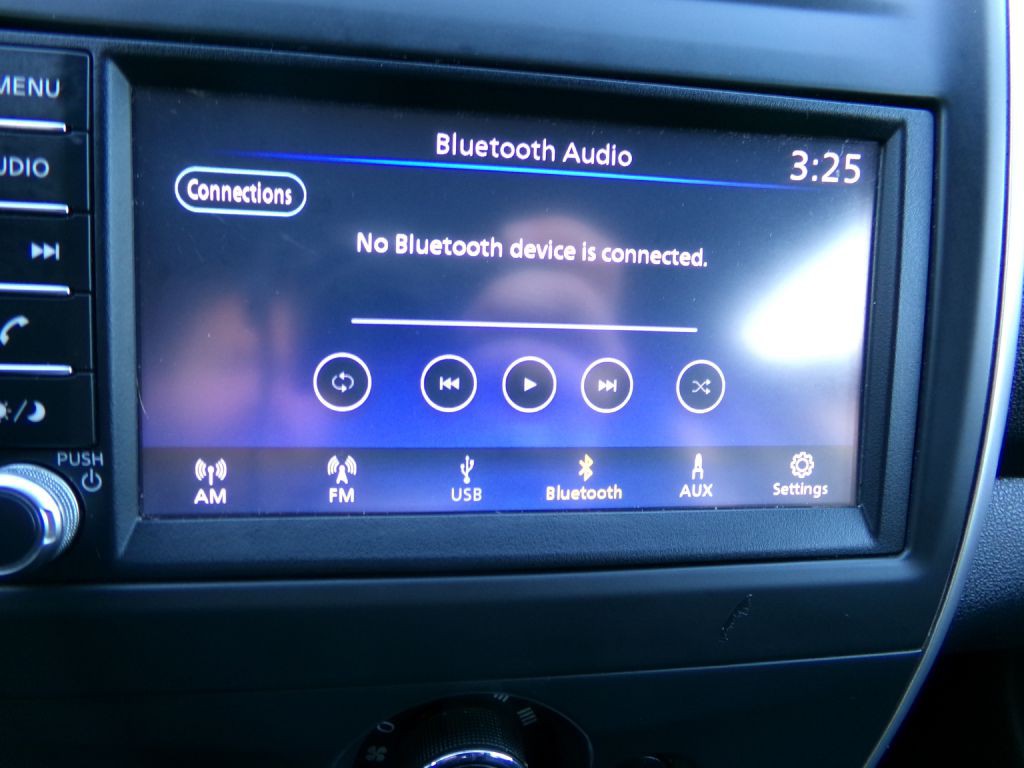 2019 Nissan Versa Image 18