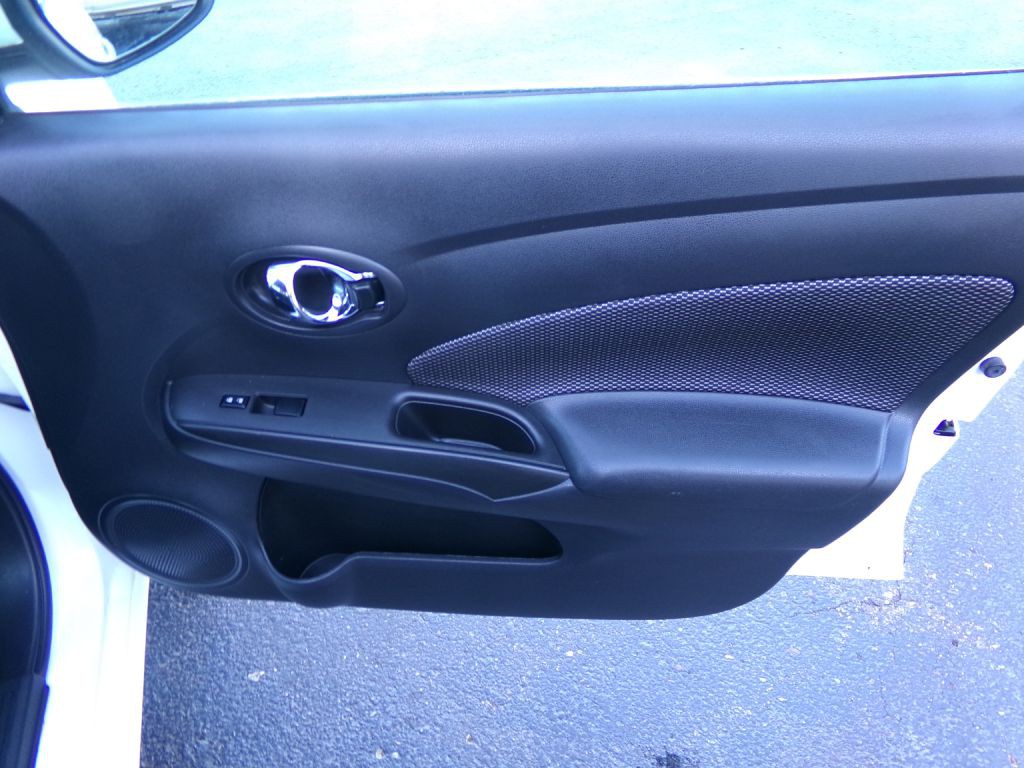 2019 Nissan Versa Image 28