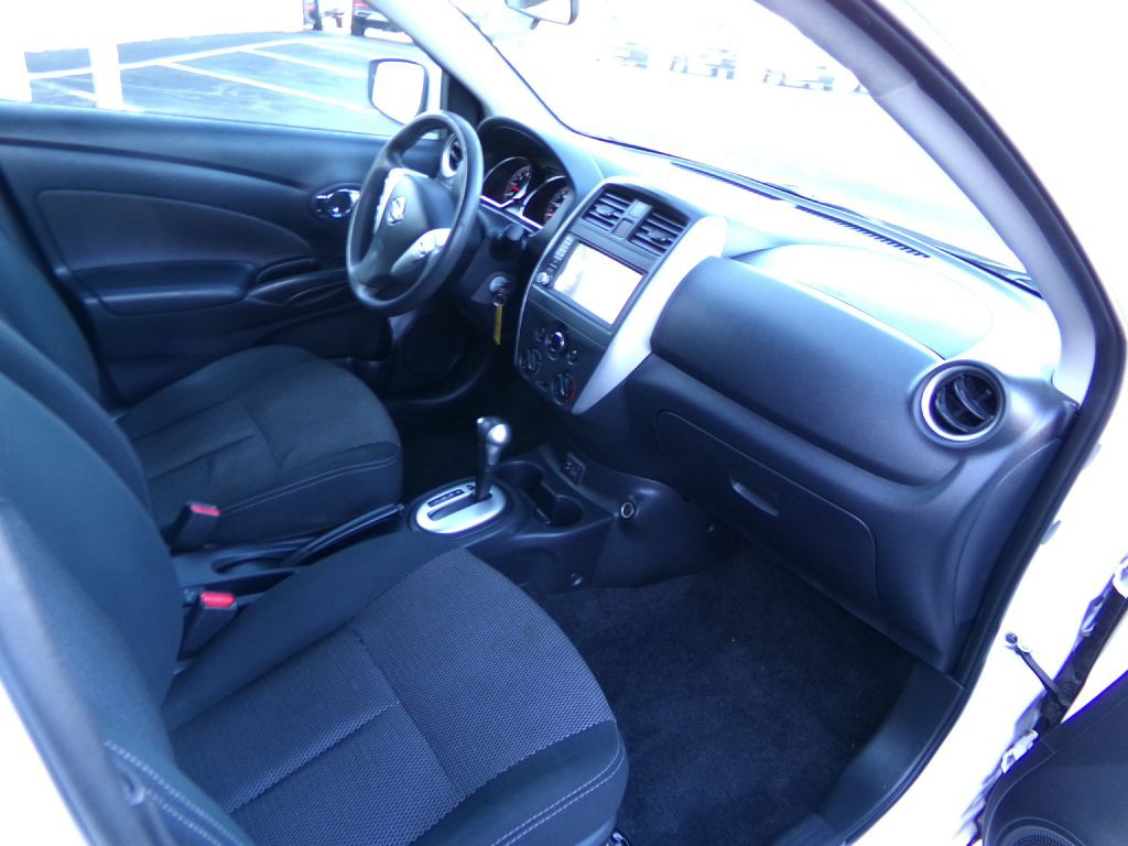 2019 Nissan Versa Image 30