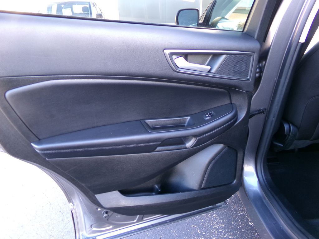 2022 Ford Edge Image 23