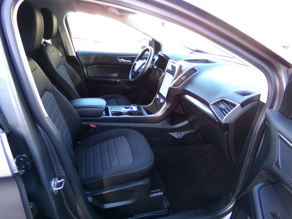 2022 Ford Edge Image 24