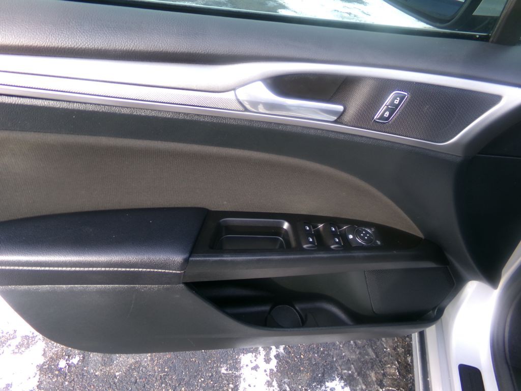 2017 Ford Fusion Image 9