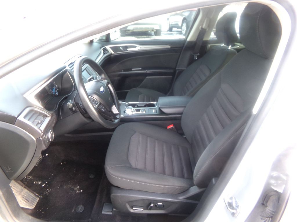 2017 Ford Fusion Image 11