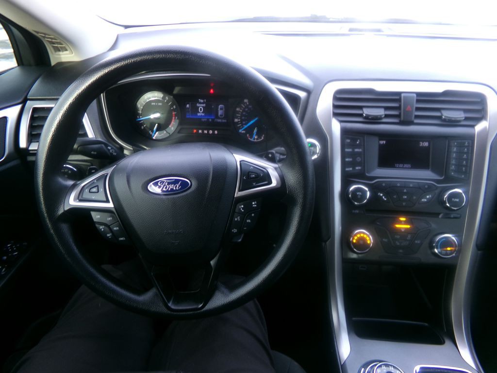 2017 Ford Fusion Image 14