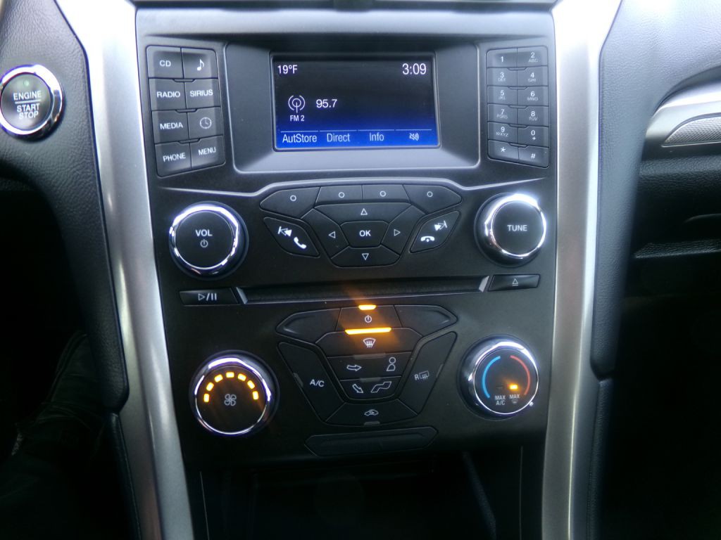 2017 Ford Fusion Image 18