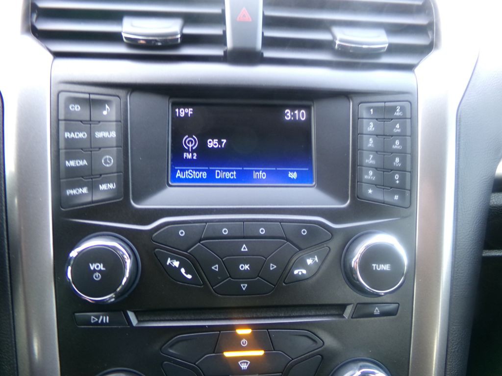 2017 Ford Fusion Image 19