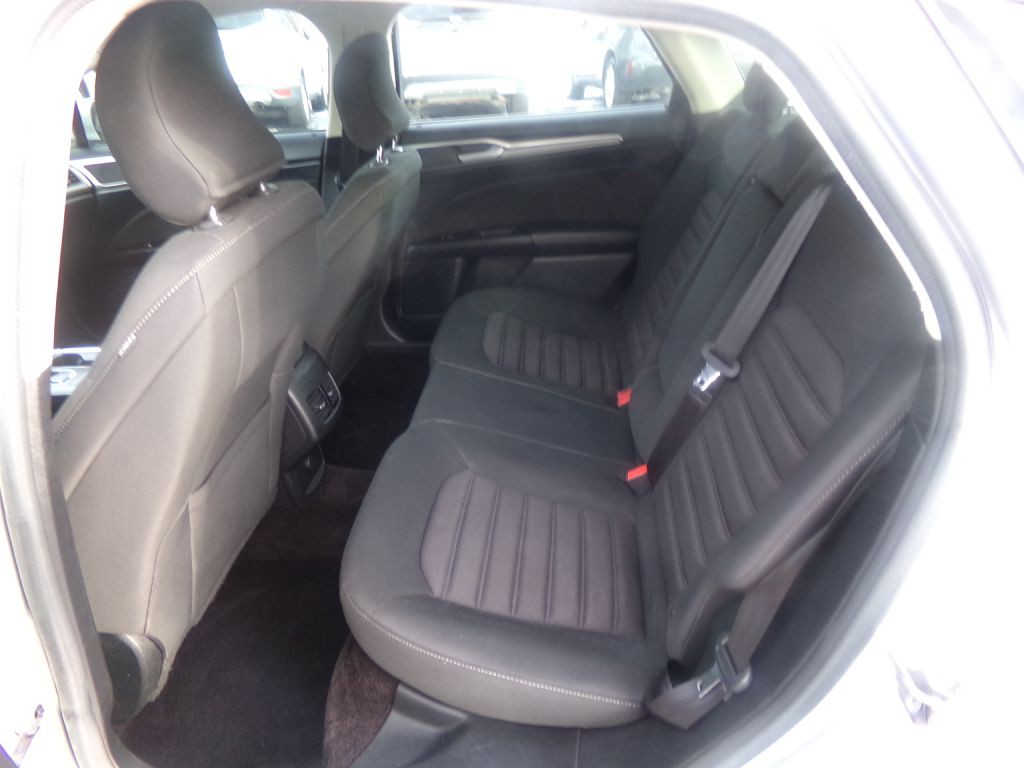 2017 Ford Fusion Image 29