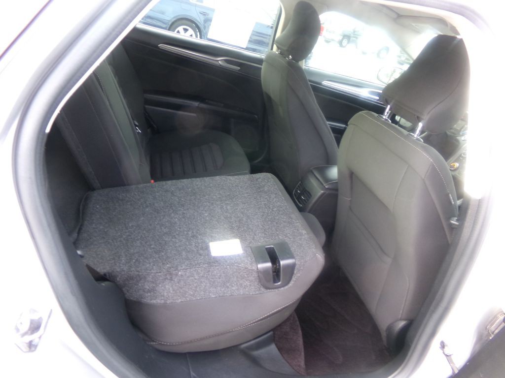 2017 Ford Fusion Image 39