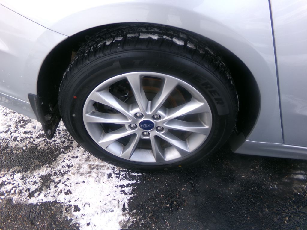 2017 Ford Fusion Image 40