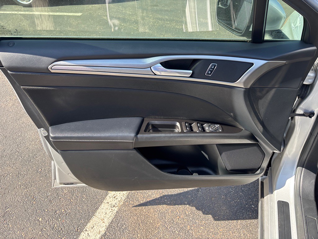 2017 Ford Fusion Image 9