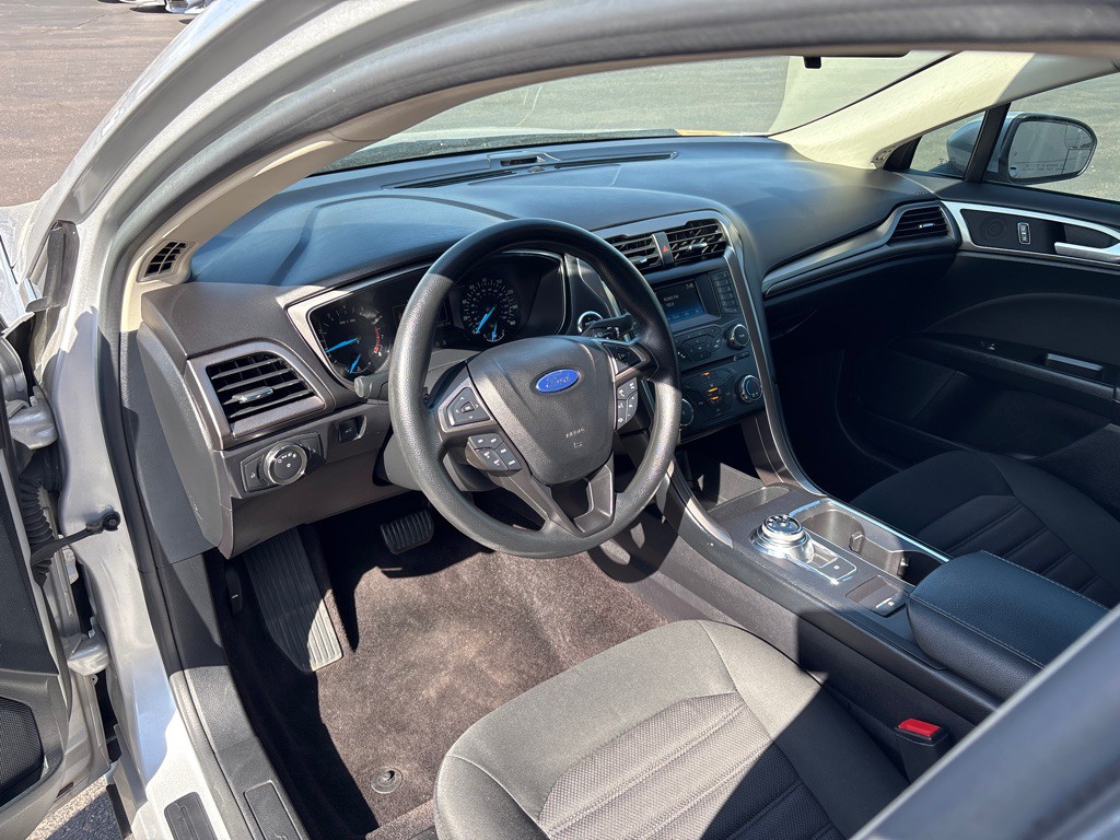 2017 Ford Fusion Image 11