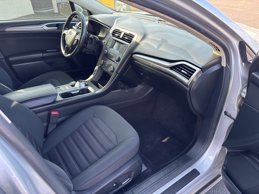 2017 Ford Fusion Image 25