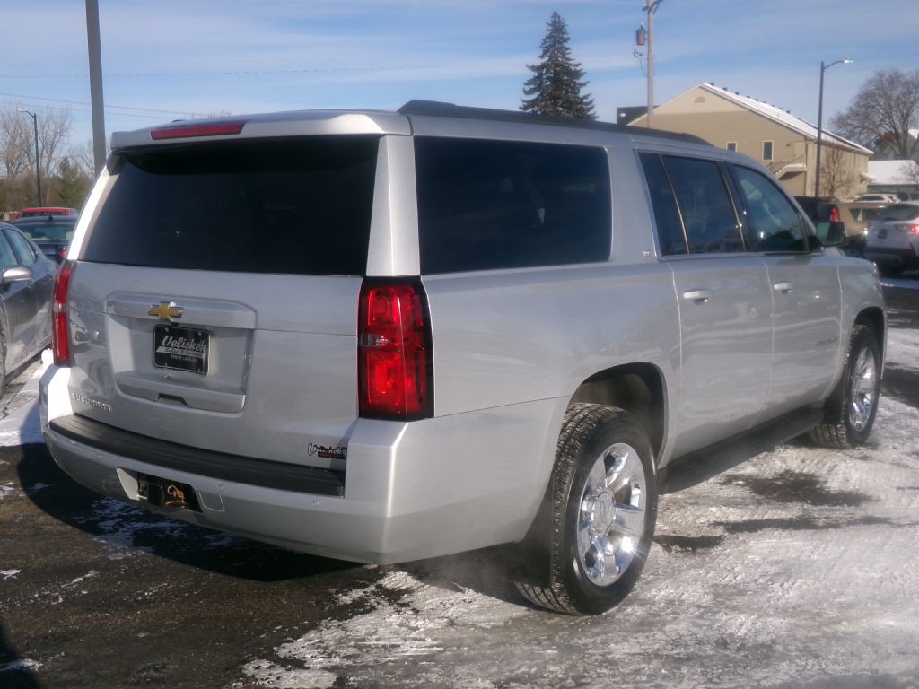 2019 Chevrolet Suburban Image 3