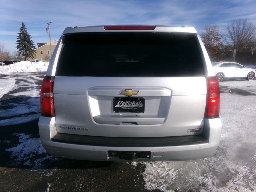 2019 Chevrolet Suburban Image 4