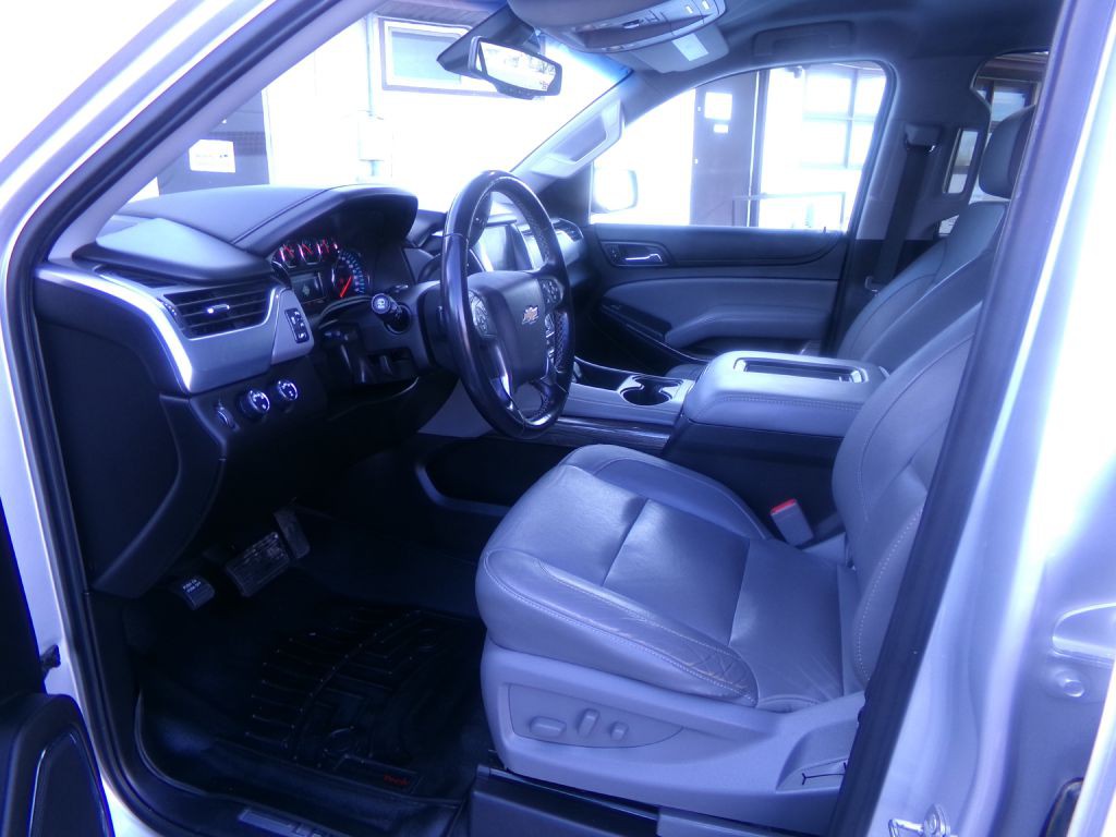 2019 Chevrolet Suburban Image 12