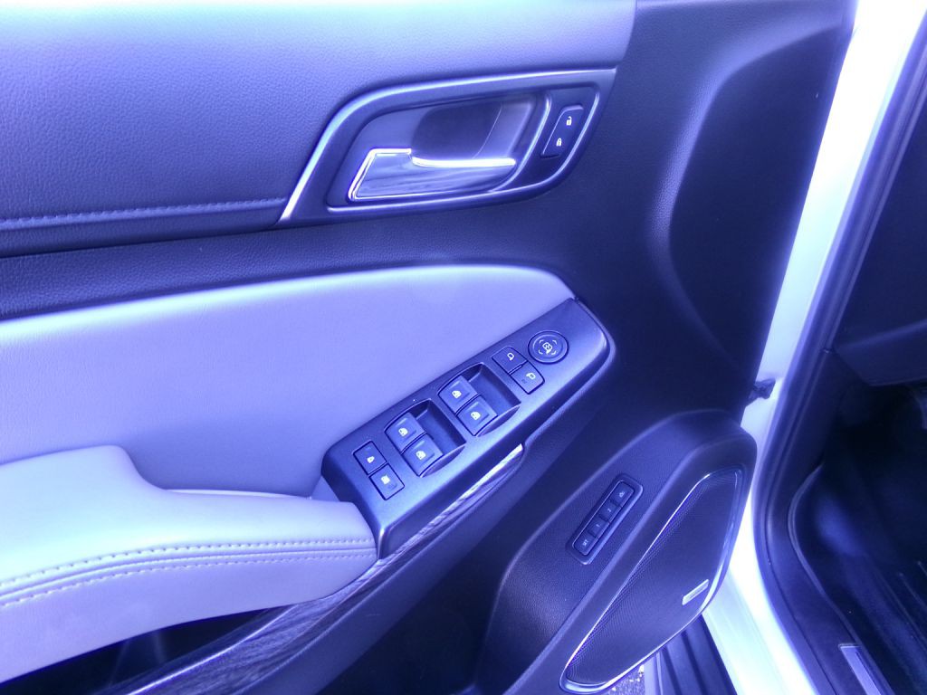 2019 Chevrolet Suburban Image 13