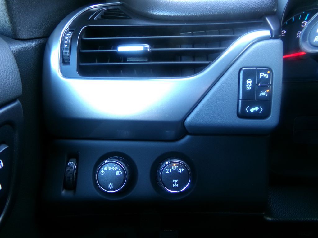 2019 Chevrolet Suburban Image 21