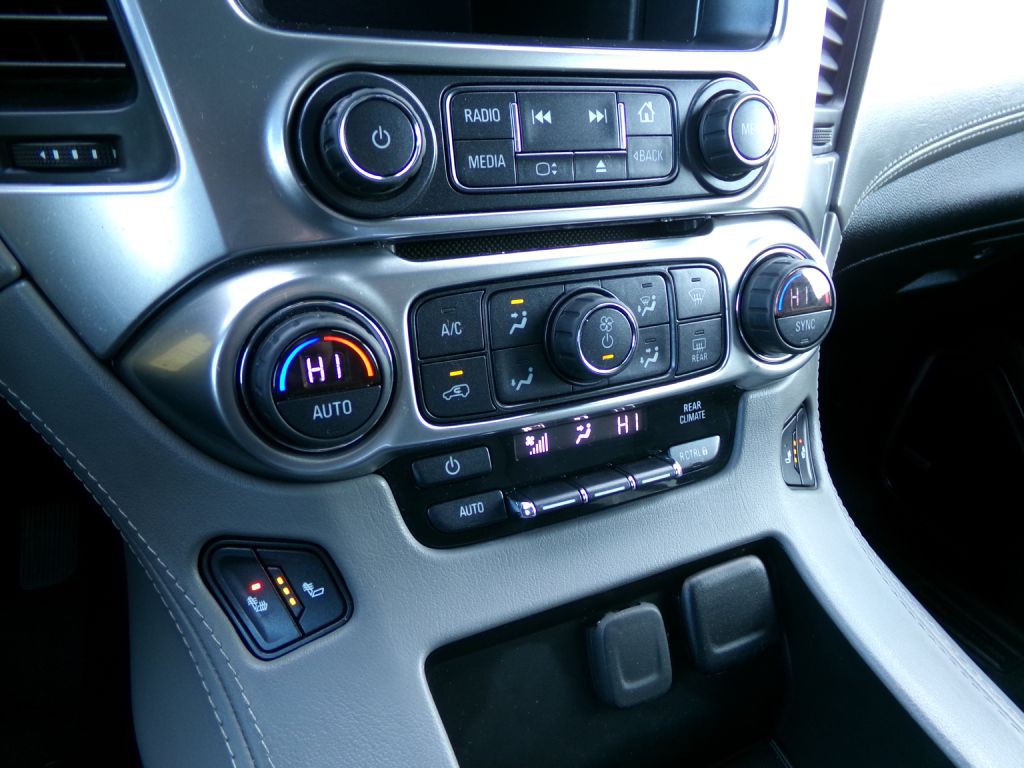 2019 Chevrolet Suburban Image 25