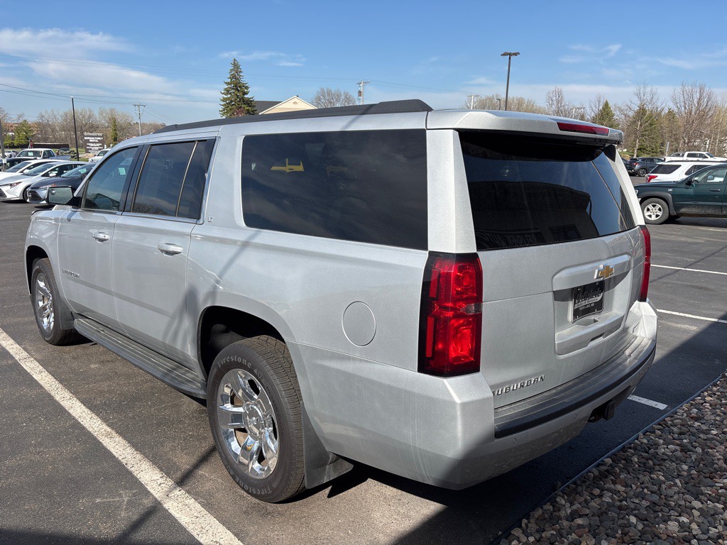 2019 Chevrolet Suburban Image 5
