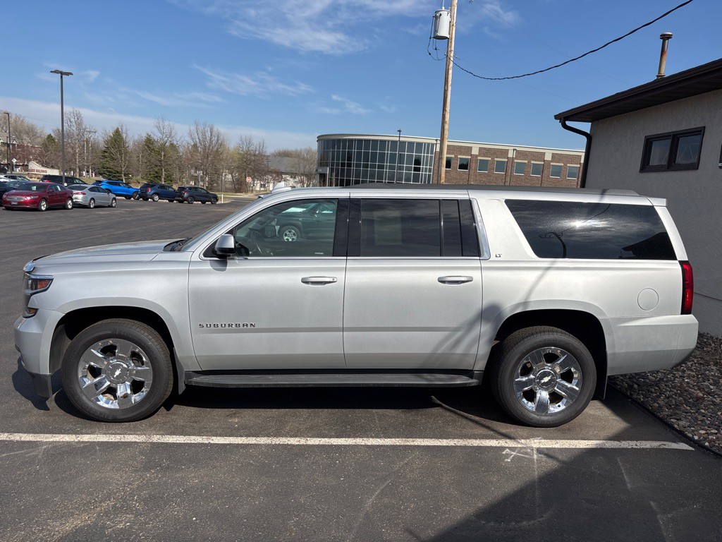 2019 Chevrolet Suburban Image 6