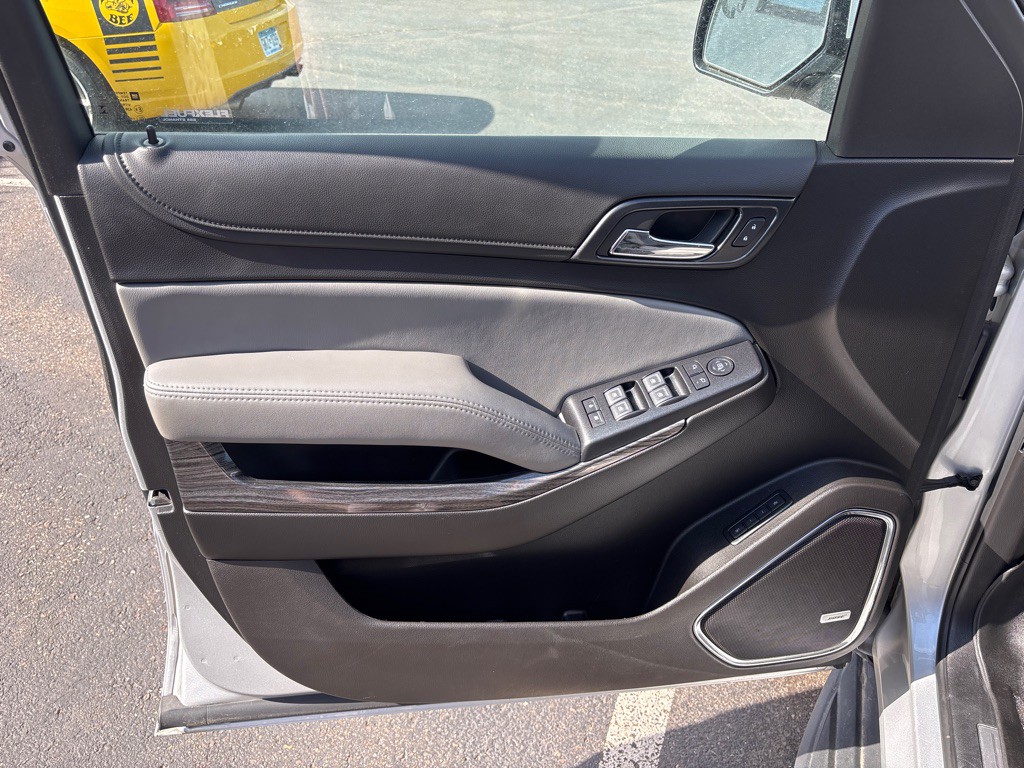 2019 Chevrolet Suburban Image 9