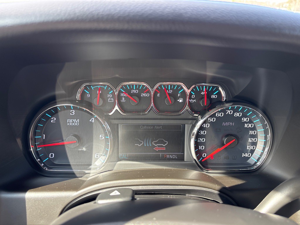 2019 Chevrolet Suburban Image 15