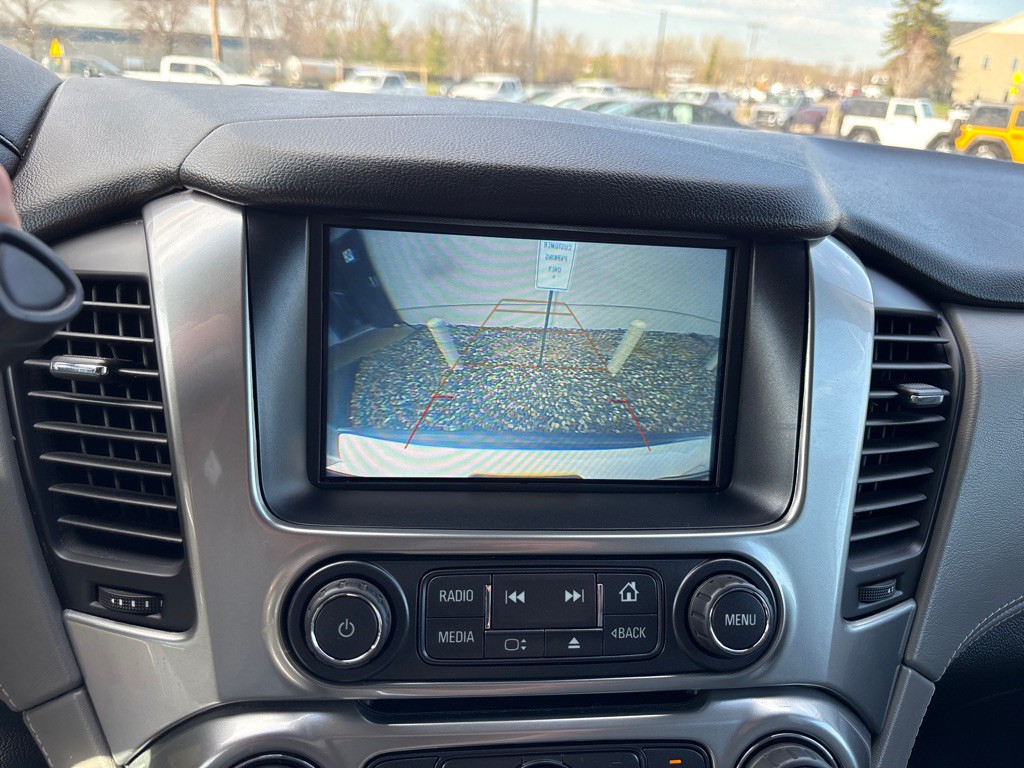 2019 Chevrolet Suburban Image 18