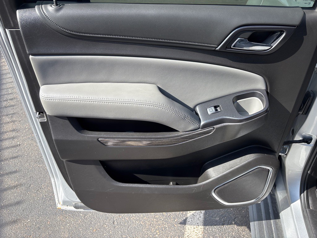 2019 Chevrolet Suburban Image 24