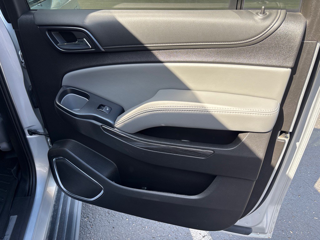 2019 Chevrolet Suburban Image 28