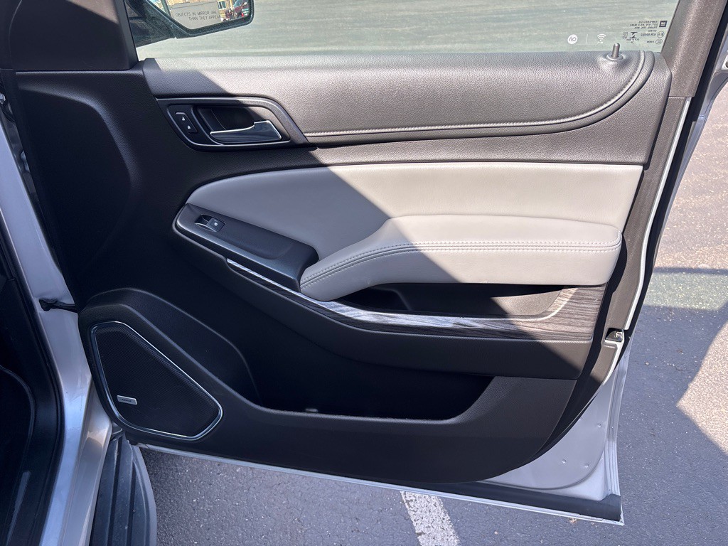 2019 Chevrolet Suburban Image 30