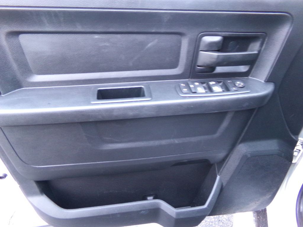 2016 RAM 1500 Image 11