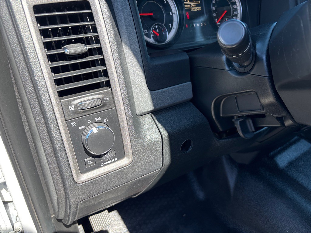 2016 RAM 1500 Image 12