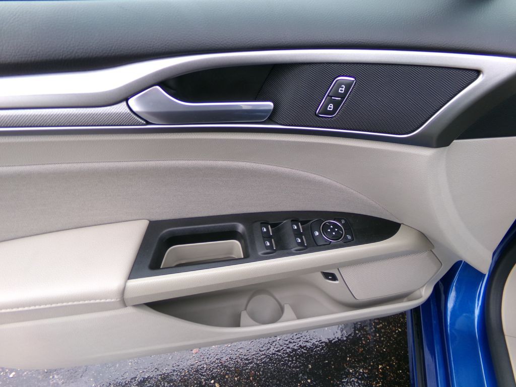 2018 Ford Fusion Image 12