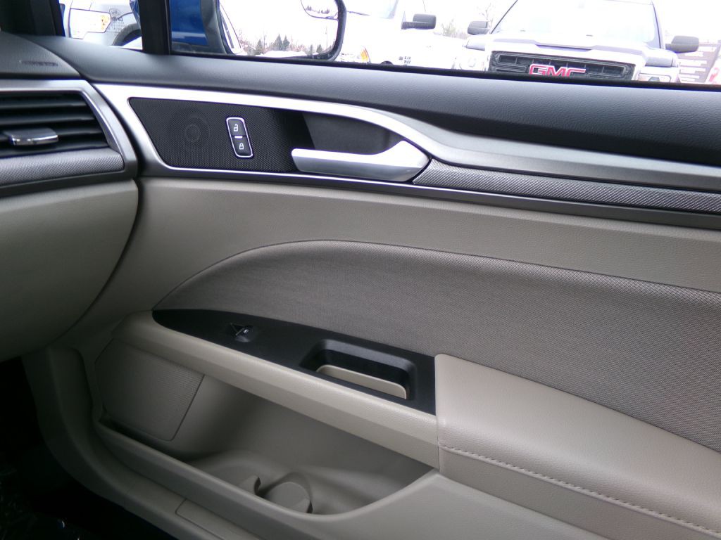 2018 Ford Fusion Image 25